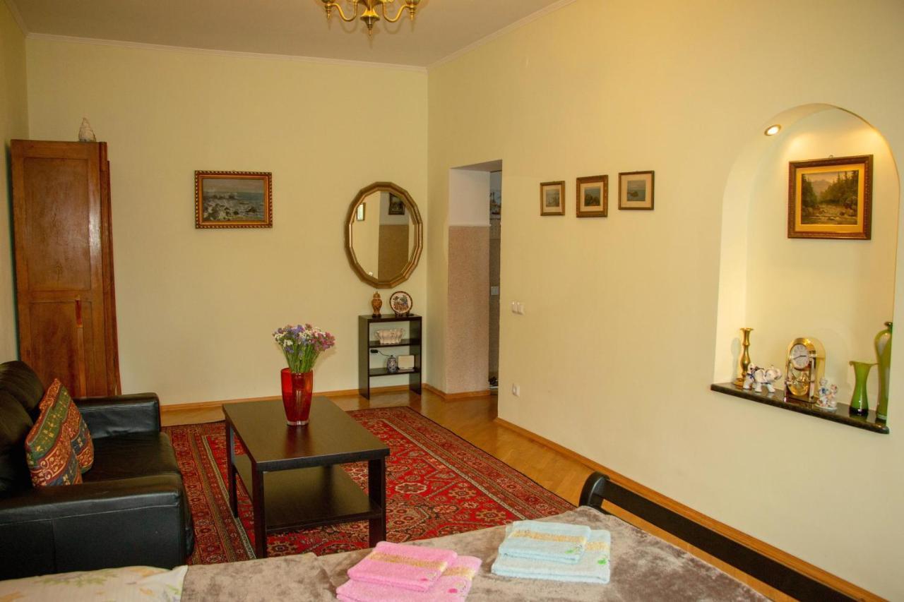 Apartament The Heart Of Lwów Zewnętrze zdjęcie